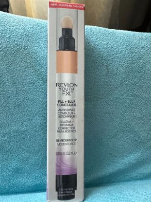 Picture of Revlon Youth Fx Fill + Blur Concealer, Medium Deep Full Size