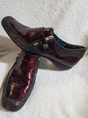 Picture of Un tour en ville (UTV) Lady Shoes Size 40/ US 8.5  Color-Red Made in France