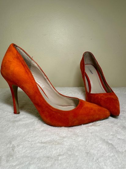 Picture of Orange Shoemint Size 8.5