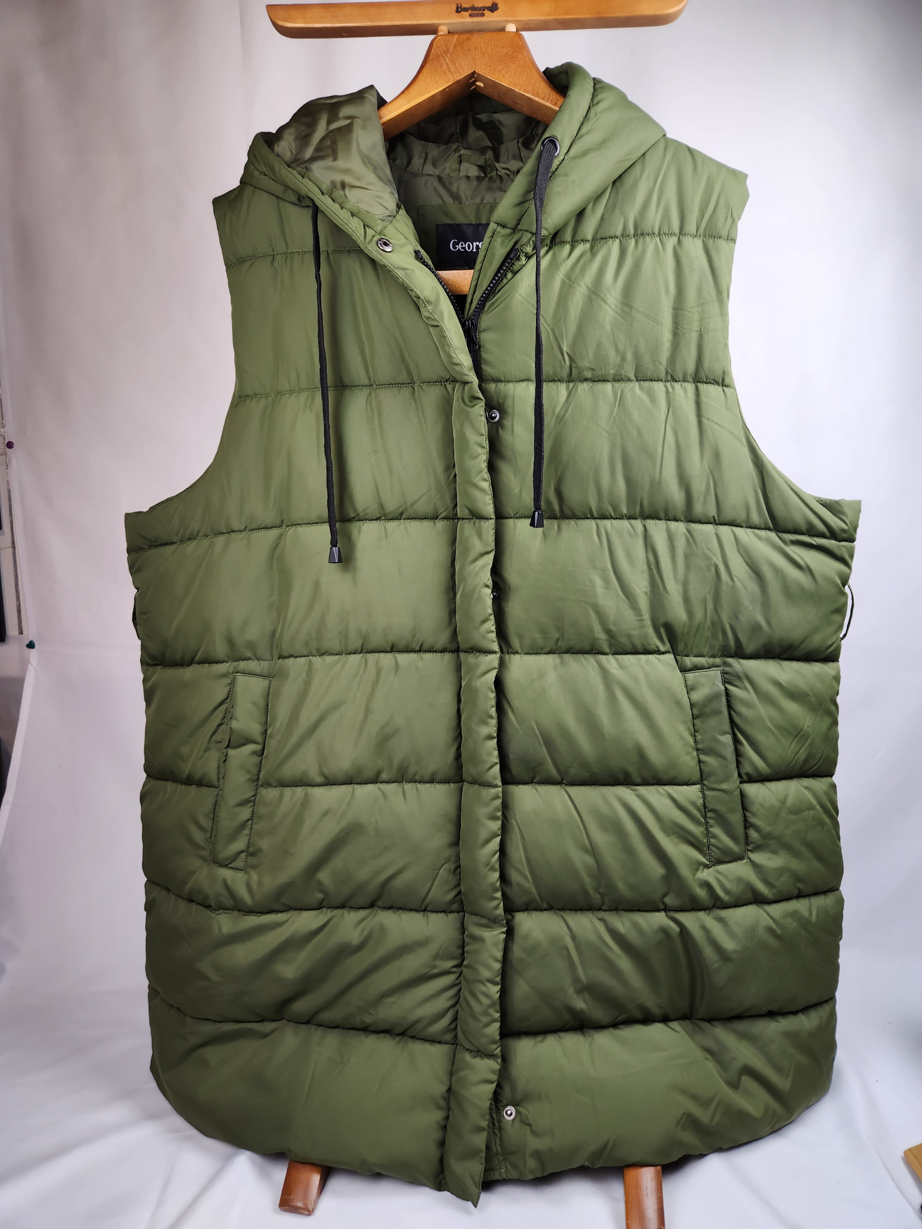 Picture of Green Women's Plus Size Winter Vest, Size 3X - Cozy and Fashionable